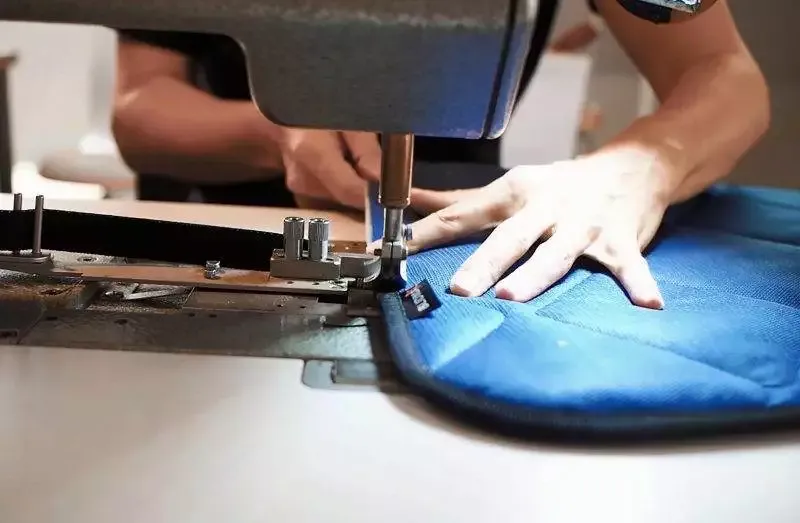 Produktion von Sichtschutz für Vans